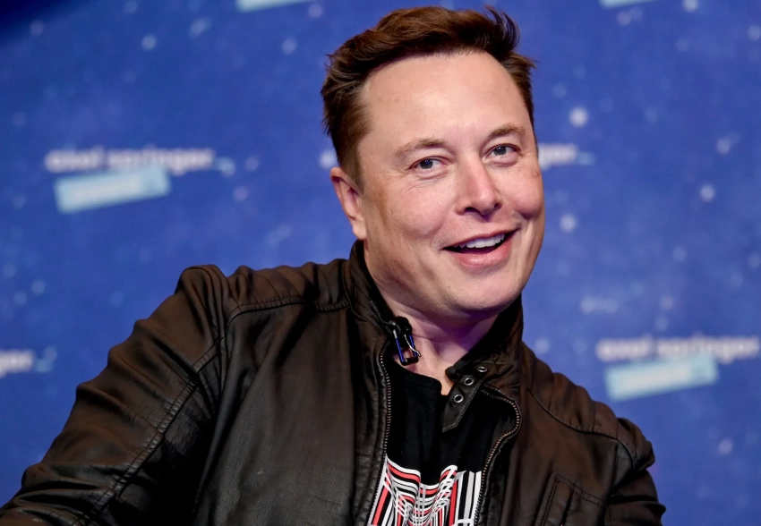 Отец Илона Маска заявил, что его сын не расист, ведь он "дружил с темнокожими слугами"