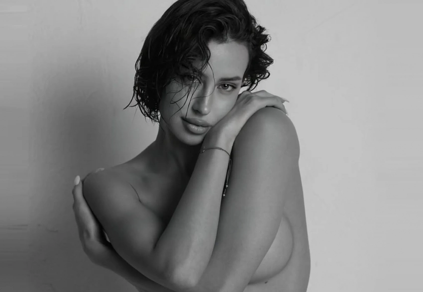 Девушка Тимати Валентина Иванова снялась топлес