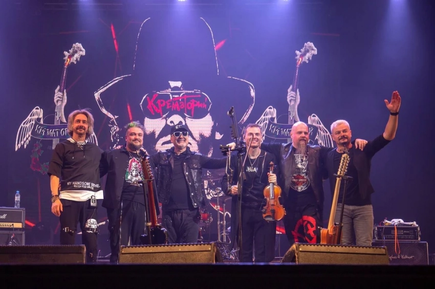 Полный аншлаг и концерт в аэропорту: как культовый «Крематорий» отыграл в Ставрополе