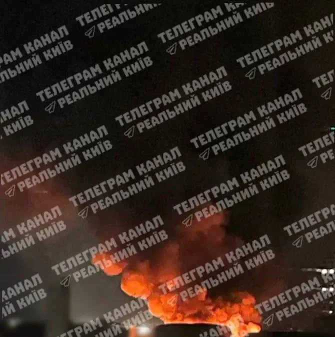 Появляются кадры с пожарами на военных объектах противника в Киеве, Харькове и других городах после серии ударов ВС РФ