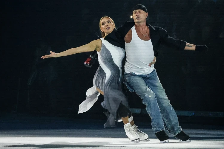 До слез: Навка и Костомаров снова станцевали вместе на льду