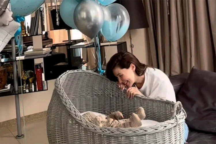 Петров и Заворотнюк стали родителями, Ефремов тайно вышел на волю, а похороны Техника превратились в беспорядки: главные события шоу-бизнеса