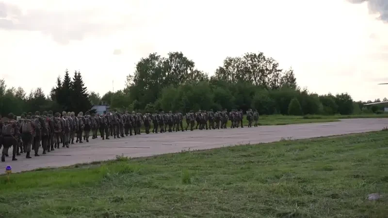 Военкор: без десантных операций мощного прорыва обороны ВСУ российской армией можно не ждать