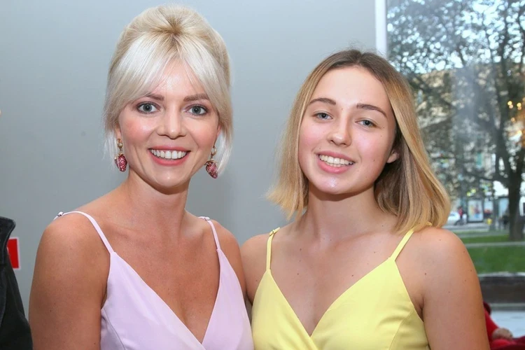 «Не то чтобы нормальная»: Телеведущая Елена Николаева жестко ответила оскорбившей ее Волочковой