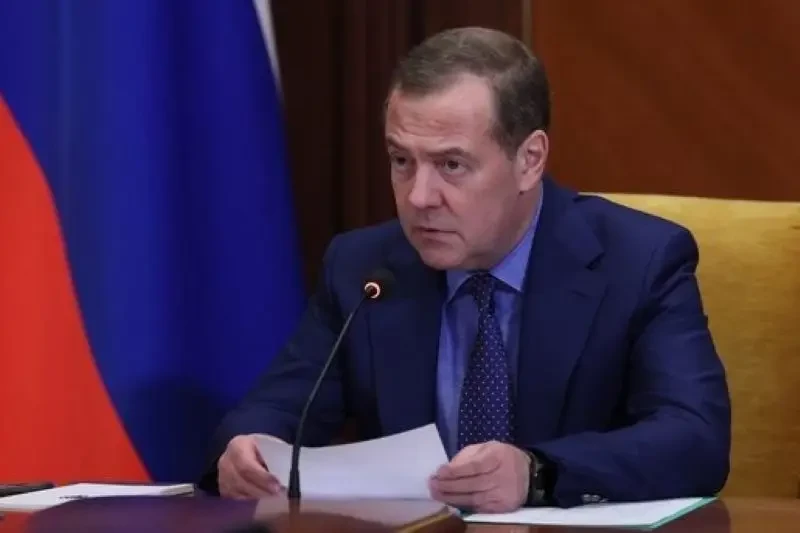 Медведев о возможном прекращении участия США в решении украинского вопроса: «Россия сама разберётся»