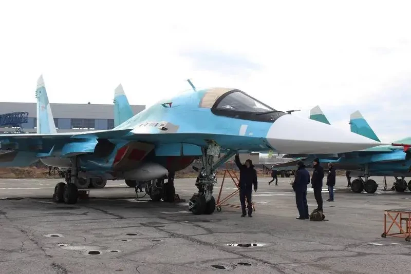 Очередная партия фронтовых бомбардировщиков Су-34 передана в войска