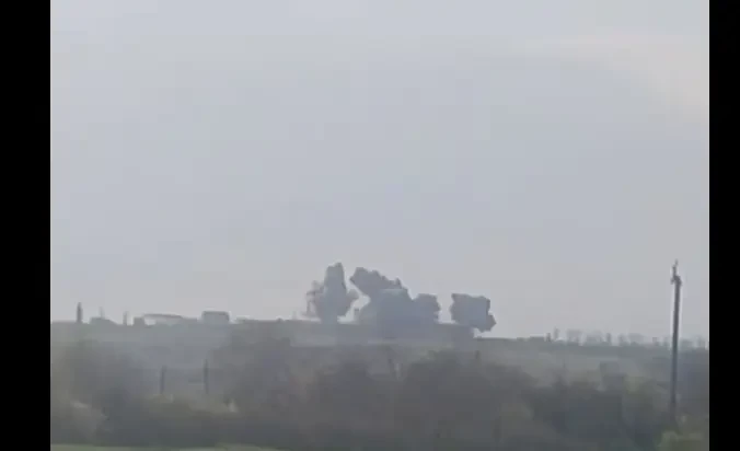 Опубликованы кадры поражения ФАБами с УМПК мест размещения боевиков ВСУ в Днепропетровской области