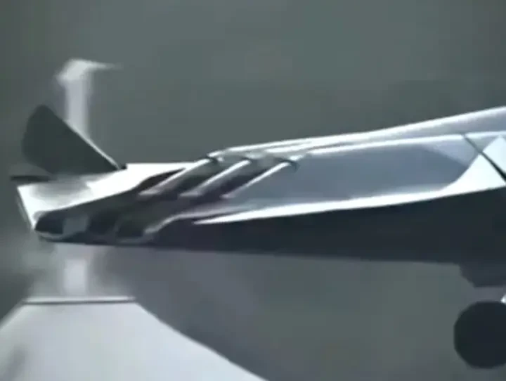 А что это у вас такое интересненькое, парни?