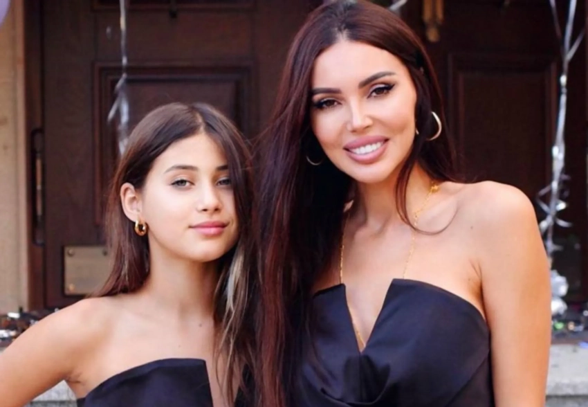 "Личные границы были снесены просто с ноги". В сети раскритиковали Оксану Самойлову за то, что она показала ванную своей дочери