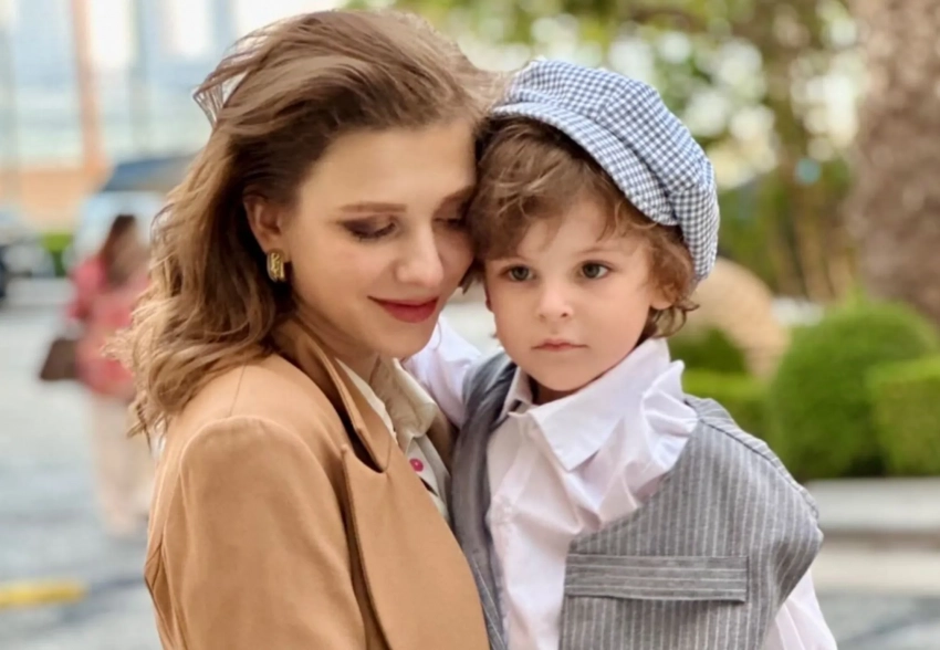 Елизавета Арзамасова показала новые фото с сыном Львом