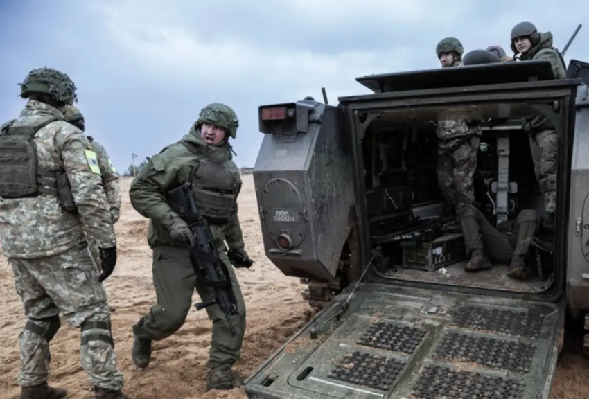 Financial Times: Европа изучает возможность использовать ресурсы НАТО для отправки миротворцев на Украину