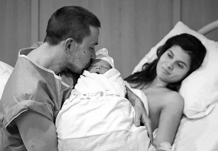 Александр Петров показал первые фото сына и раскрыл его имя