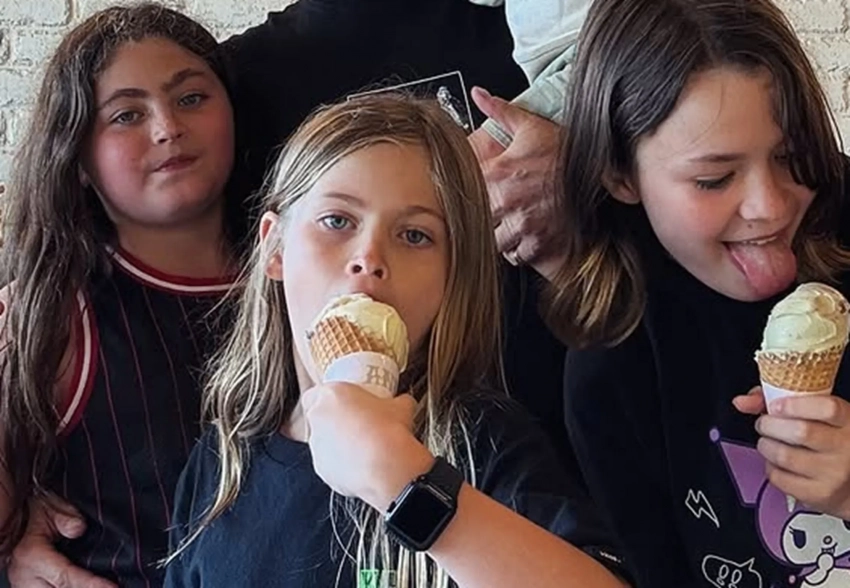 Дети Меган Фокс проводят время в компании отца на фоне "пропажи" актрисы из соцсетей