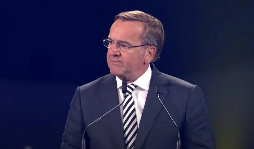 «Разворот на 360 градусов»: Бербок покидает пост главы МИД Германии, Писториус в кресле главы Минобороны остаётся