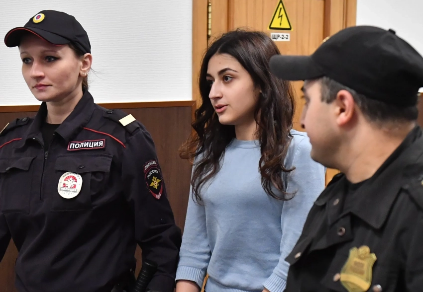 Суд посмертно признал отца сестёр Хачатурян виновным в насилии над ними. Теперь их дело могут закрыть