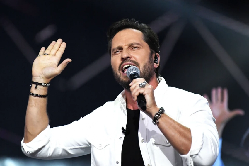 Александр Ревва рассказал, как отдыхает с женой: «Мы бросаем иногда детей»