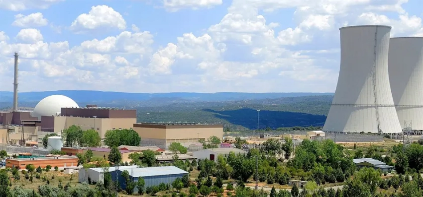 Впервые в истории атомной энергетики Испании все энергоблоки её АЭС были остановлены с введением кризисного протокола, в стране объявлено ЧП