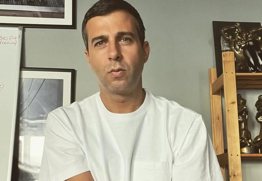 "Наша Нина спела вместе с прабабушкой". Иван Ургант записал песню с дочерьми о блокадном Ленинграде