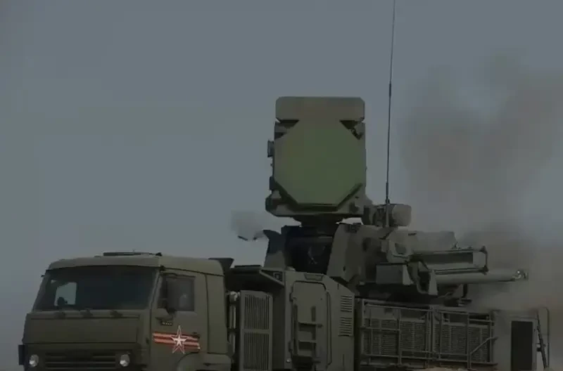 Противник вновь массированно атакует российские регионы дронами, под ударами в числе прочих Московская, Смоленская и Воронежская области