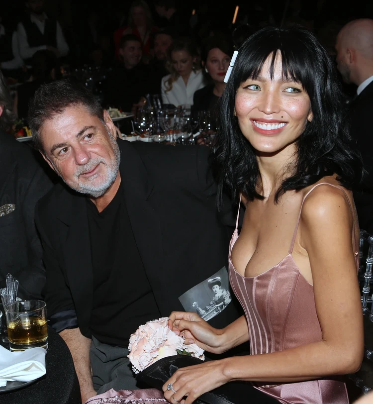 Уехавший в США Александр Цекало вернулся в Россию с молодой женой