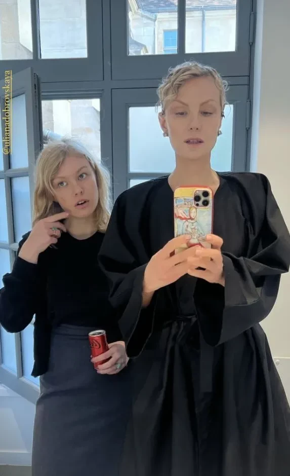 Рената Литвинова показала редкое фото с дочерью Ульяной на фоне слухов о её беременности