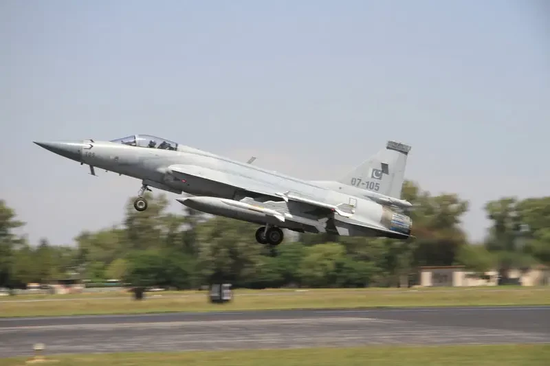 Bloomberg: Китай оказывал военную поддержку Пакистану в ходе его конфликта с Индией