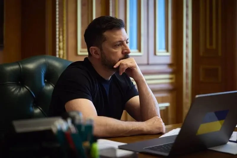 «Резидент»: Зеленский готов объявить всеобщую мобилизацию, но боится выборов, которые продавливают США