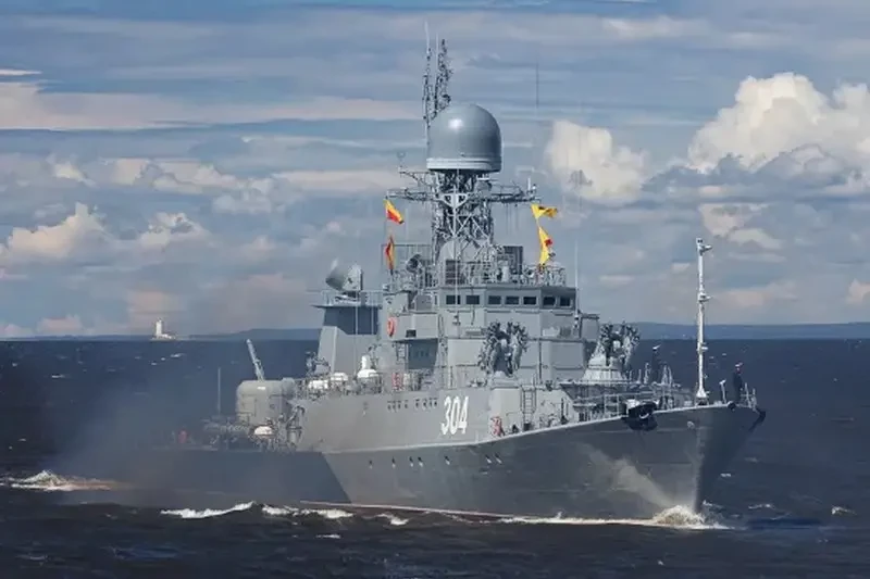 Российские военные корабли начали сопровождать танкеры в водах Финского залива