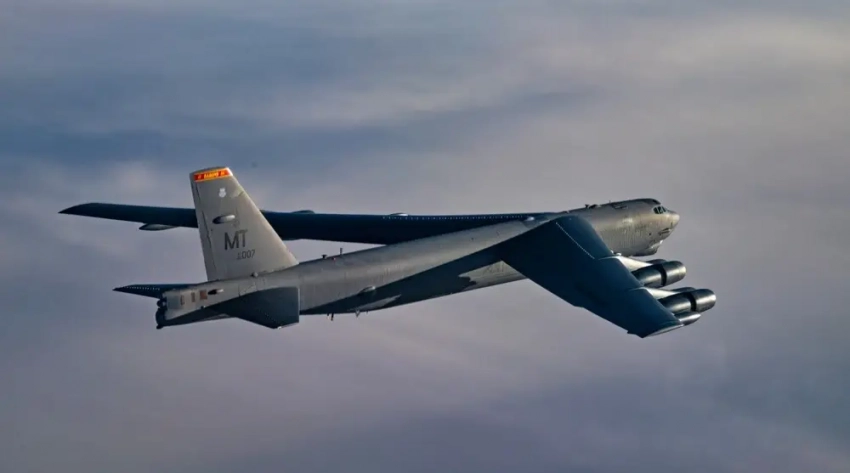 Продержатся в строю сто лет: модернизация американских стратегических бомбардировщиков до уровня B-52J