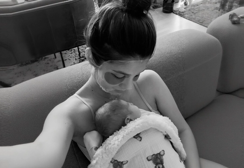 Александр Петров и его жена показали новые фото сына, которому исполнился месяц