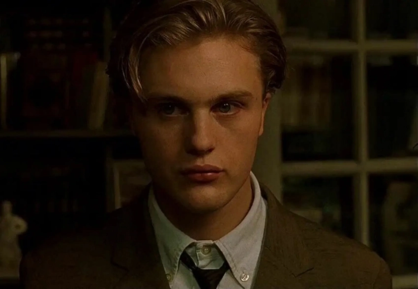 Звезду "Мечтателей" Майкла Питта арестовали за секс-преступления и избиение