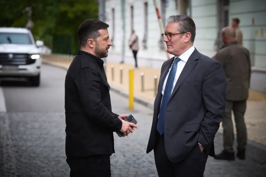 Стармер, Макрон, Туск и Мерц покинули Киев за 4 часа до окончания перемирия, хотя Зеленский просил остаться до утра