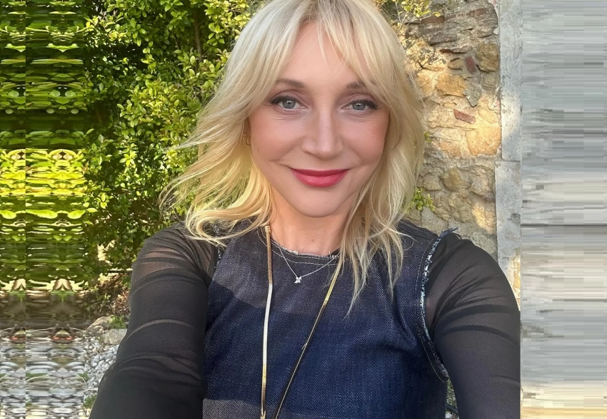 Кристина Орбакайте показала архивное фото с Аллой Пугачёвой в День матери