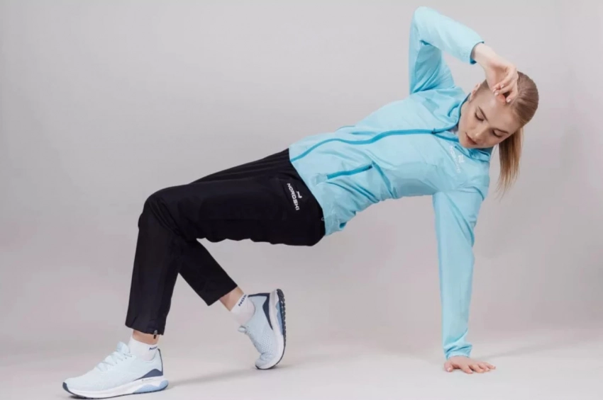 Лучшие спортивные костюмы для женщин: рейтинг универсальных образов для спорта и отдыха