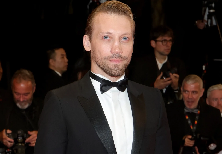 Уехавший из России Александр Кузнецов представил фильм в Каннах