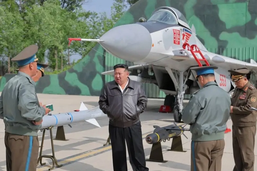 В Северной Корее прошли учения ВВС КНДР по борьбе с дронами и ракетами, и испытано новое оружие