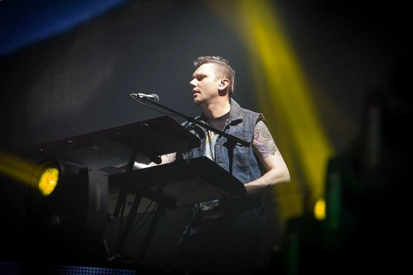 «Верили, что он проснется»: певица МакSим сообщила о смерти клавишника Иванова после комы