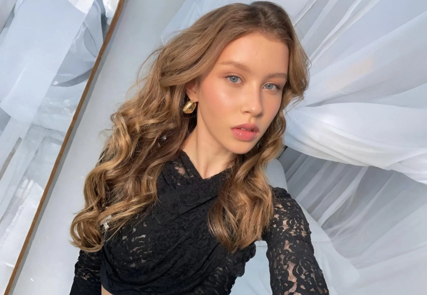 "Спасибо мамочке и папочке ". Анна Пересильд празднует 16-летие