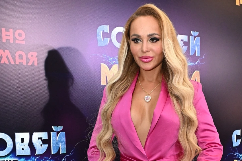 Анна Калашникова похвасталась успехами сына в школе: «Он круглый отличник!»