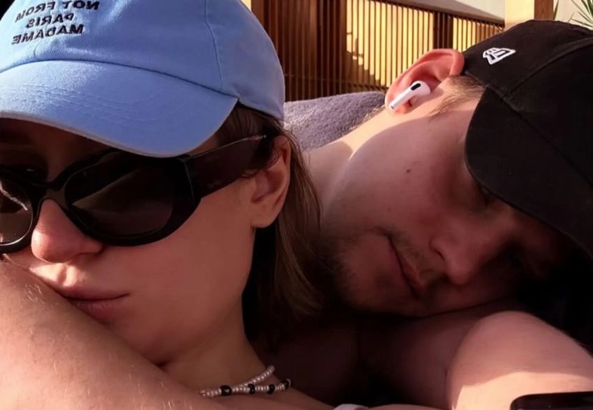 Павел Табаков проводит отпуск со своей девушкой в Египте