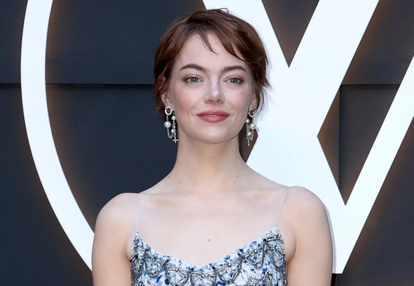 Эмма Стоун, Кейт Бланшетт, Софи Тёрнер и Алисия Викандер на показе Louis Vuitton