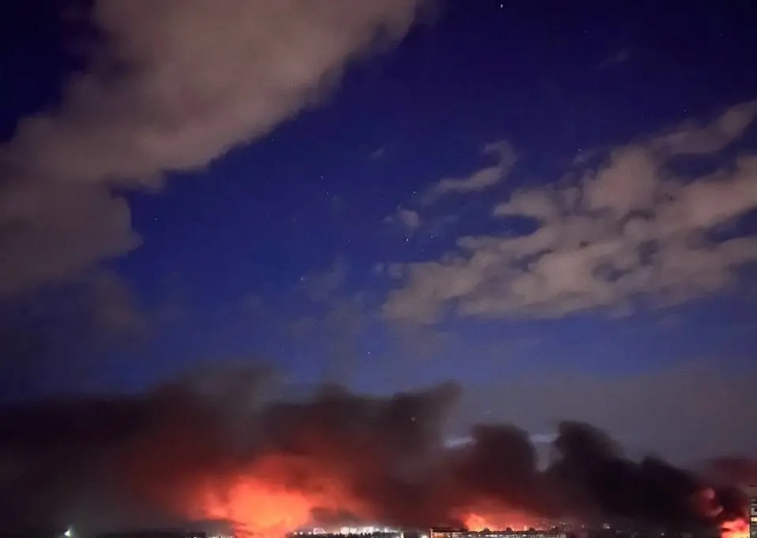 Ответка от России: пожары от прилётов по военным объектам по всему Киеву