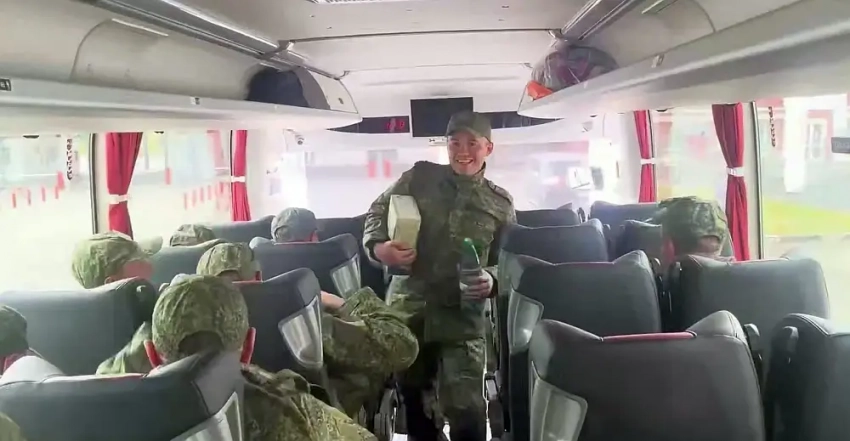 «Нас поменяли, всё нормально»: произошел обмен более 300 российских и украинских военнопленных