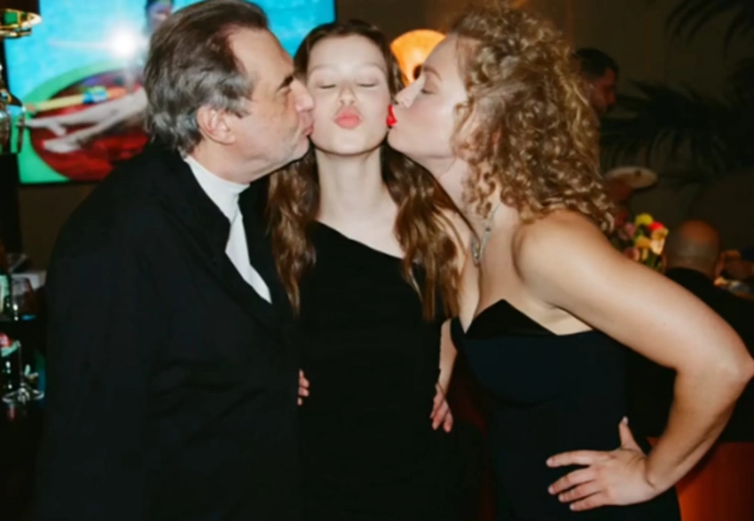 Алексей Учитель среди гостей: Юлия Пересильд показала фото с 16-летия своей дочери Анны