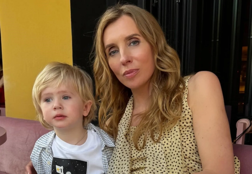 "Петя абсолютно мой сын!". Светлана Бондарчук опубликовала новые семейные фото с мужем и детьми