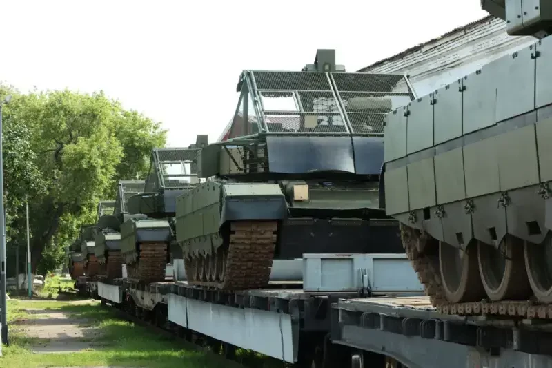 Новая партия доработанных с учётом СВО танков Т-80БВМ отправилась в войска