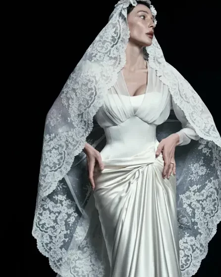 Настя Ивлеева показала новые снимки со своей свадьбы