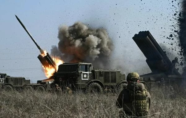 Юрий Подоляка в свежей сводке от 06.06.2025 сообщил о том, что ВС РФ завершают штурм Алексеевки