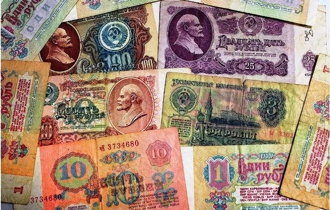 Секретный рынок: россияне зарабатывают на продаже советских денег