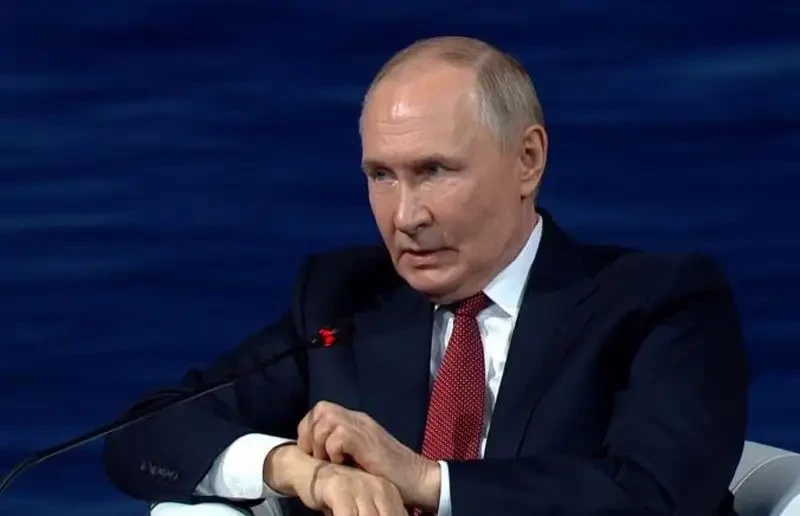 «Это будет последней ошибкой Киева»: Путин не исключает, что в чьём-то «больном воображении» есть планы ударить по России «грязной» атомной бомбой